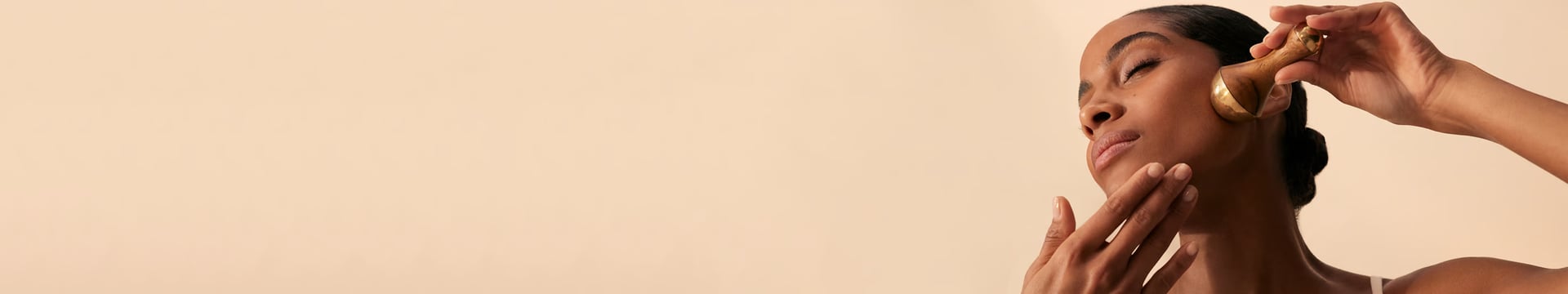 FACE-CARE-BANNER_CATEGORIES_3840x1056.jpg